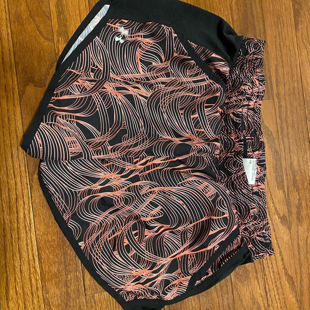 Under Armor Shorts Size M